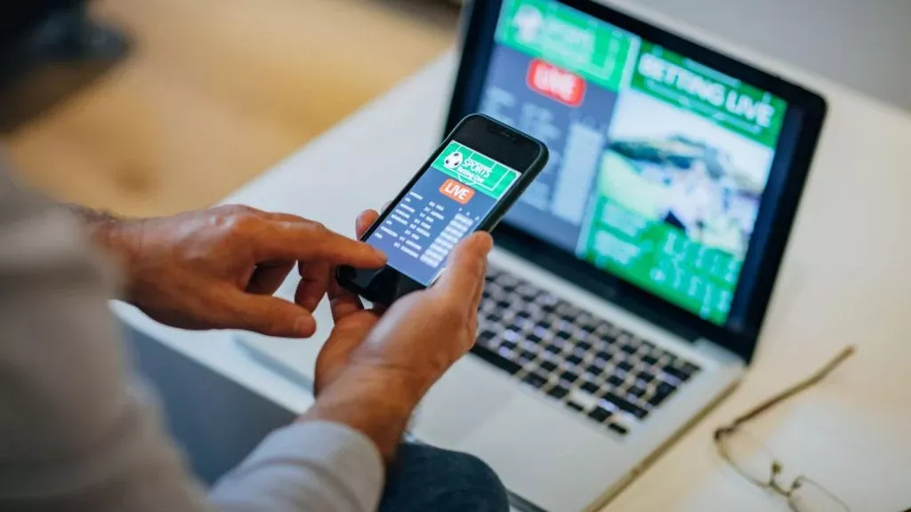 Aplicaciones móviles para apostar en Europa League desde iOS y Android